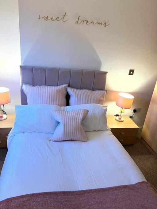Leeds Clarence Dock 2 Bedroom Apt Extérieur photo