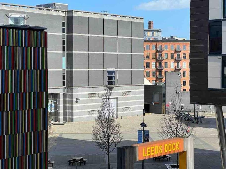 Leeds Clarence Dock 2 Bedroom Apt Extérieur photo
