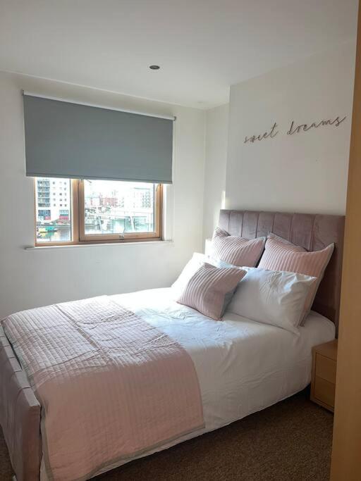 Leeds Clarence Dock 2 Bedroom Apt Extérieur photo